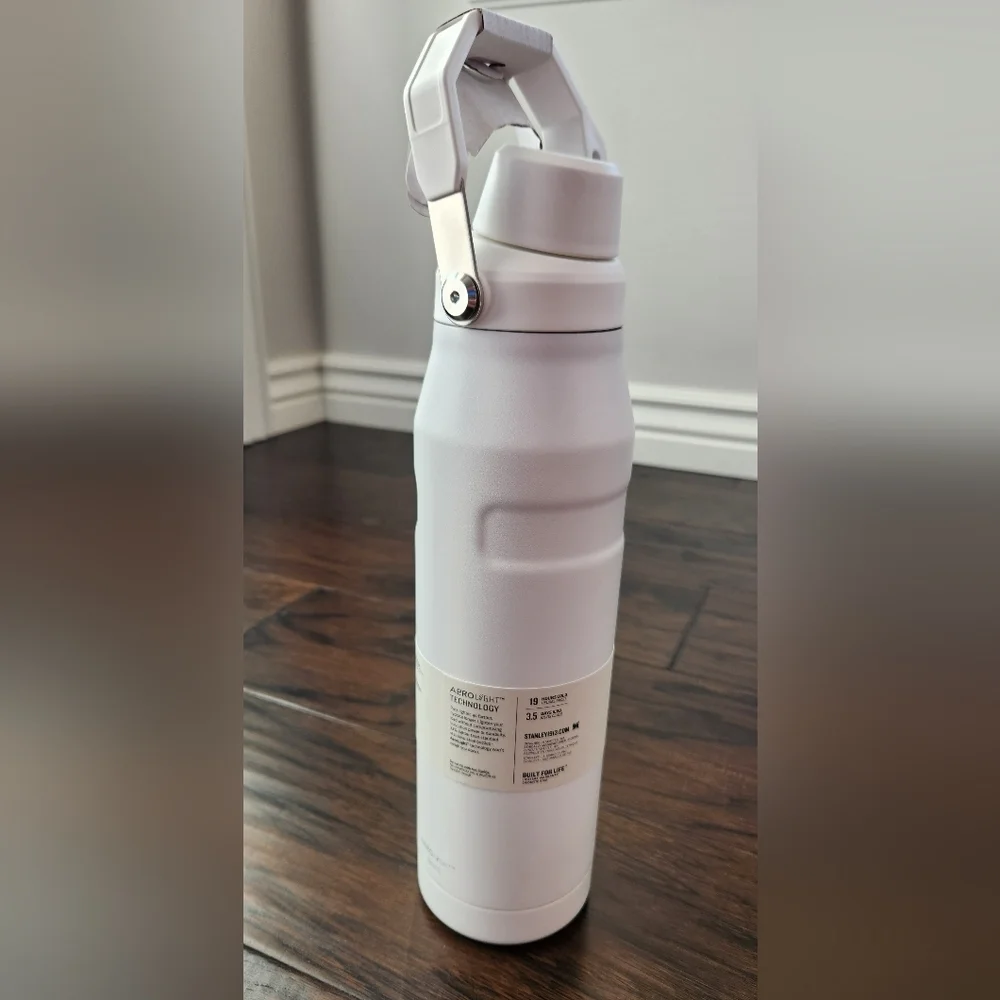 Stanley IceFlow AeroLight Vacuum Water Bottle with Fast Flow Lid - 36 fl. oz. - Picture 10 of 13